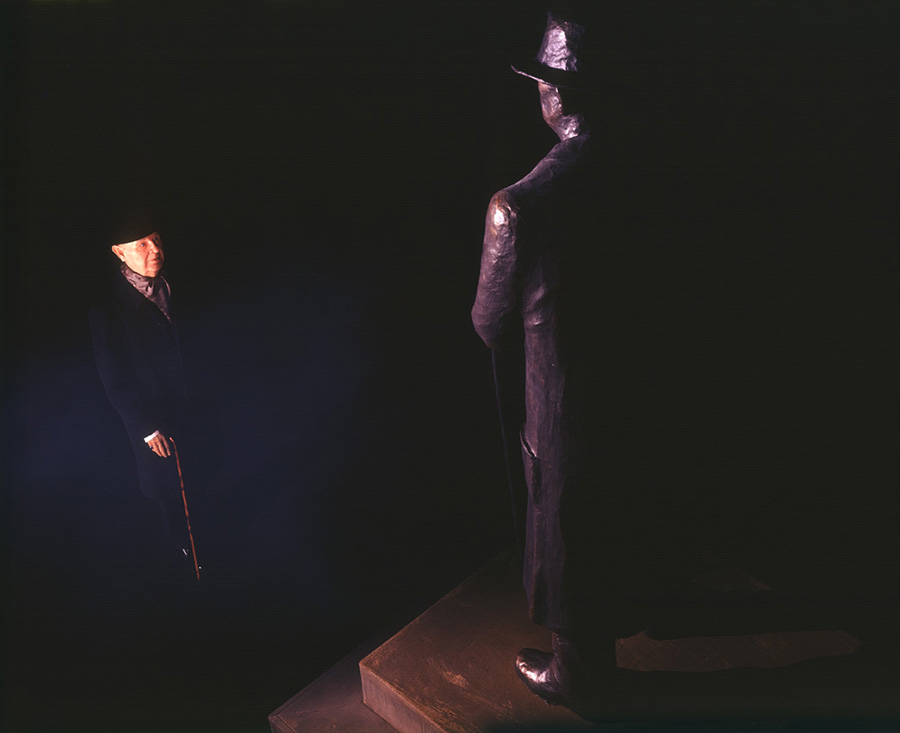 VATERBILDER | FATHERPICTURES - Part II - Der Vertrag / The contract- 2004 ©  Burkhard Philipp von Harder