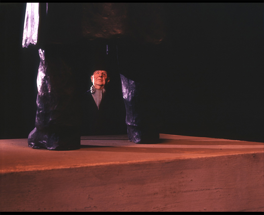 VATERBILDER | FATHERPICTURES - Part II - Der Vertrag / The contract- 2004 ©  Burkhard Philipp von Harder