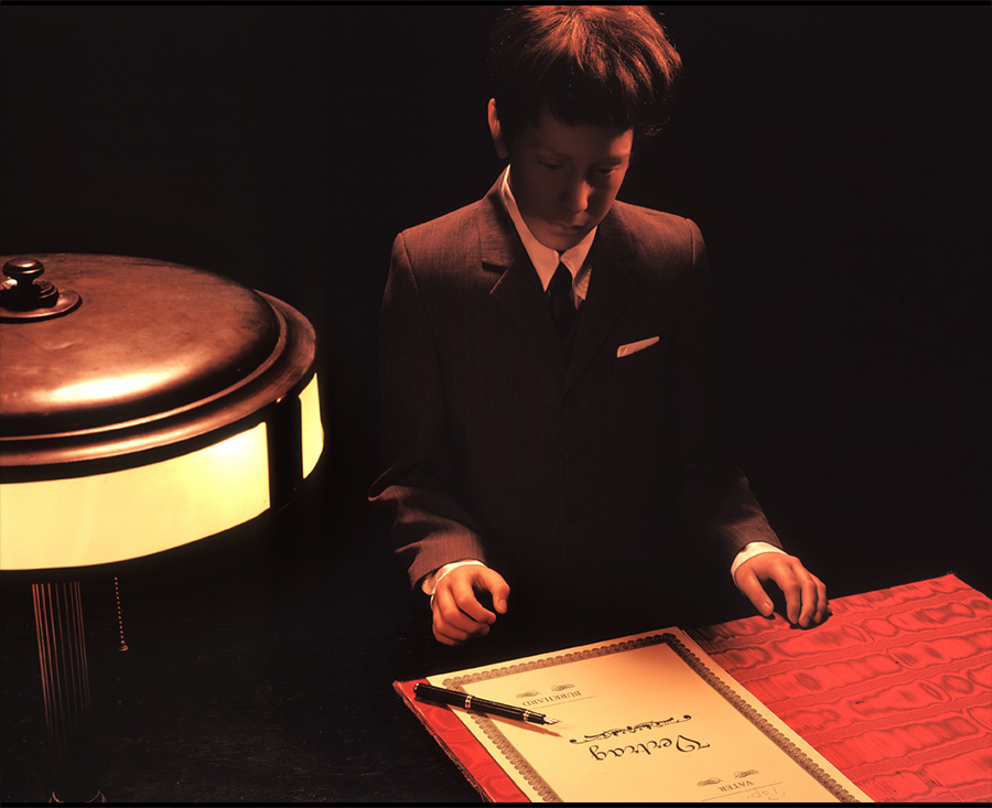 VATERBILDER | FATHERPICTURES - Part II - Der Vertrag / The contract- 2004 ©  Burkhard Philipp von Harder