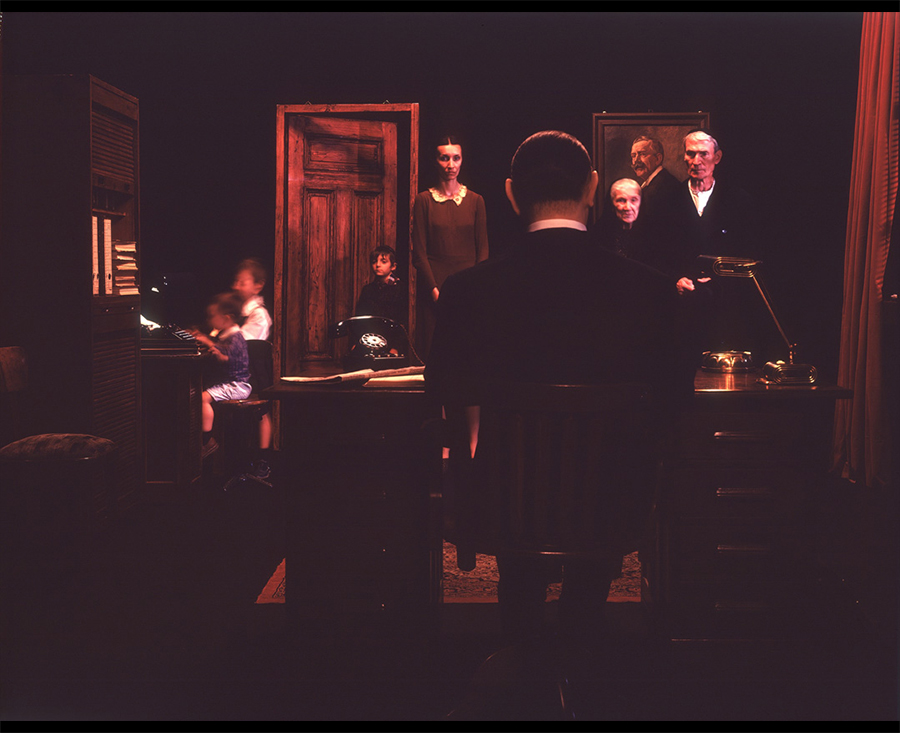 VATERBILDER | FATHERPICTURES - Part II - Der Vertrag / The contract- 2004 ©  Burkhard Philipp von Harder